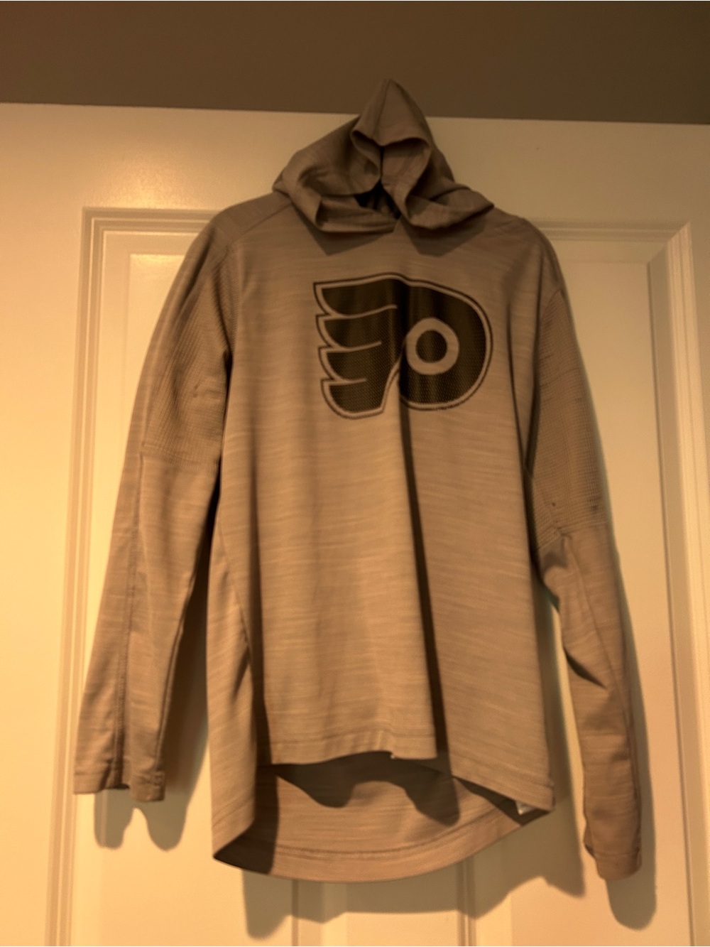 Kid’s Philadelphia Flyers Grey Hoodie Sweater